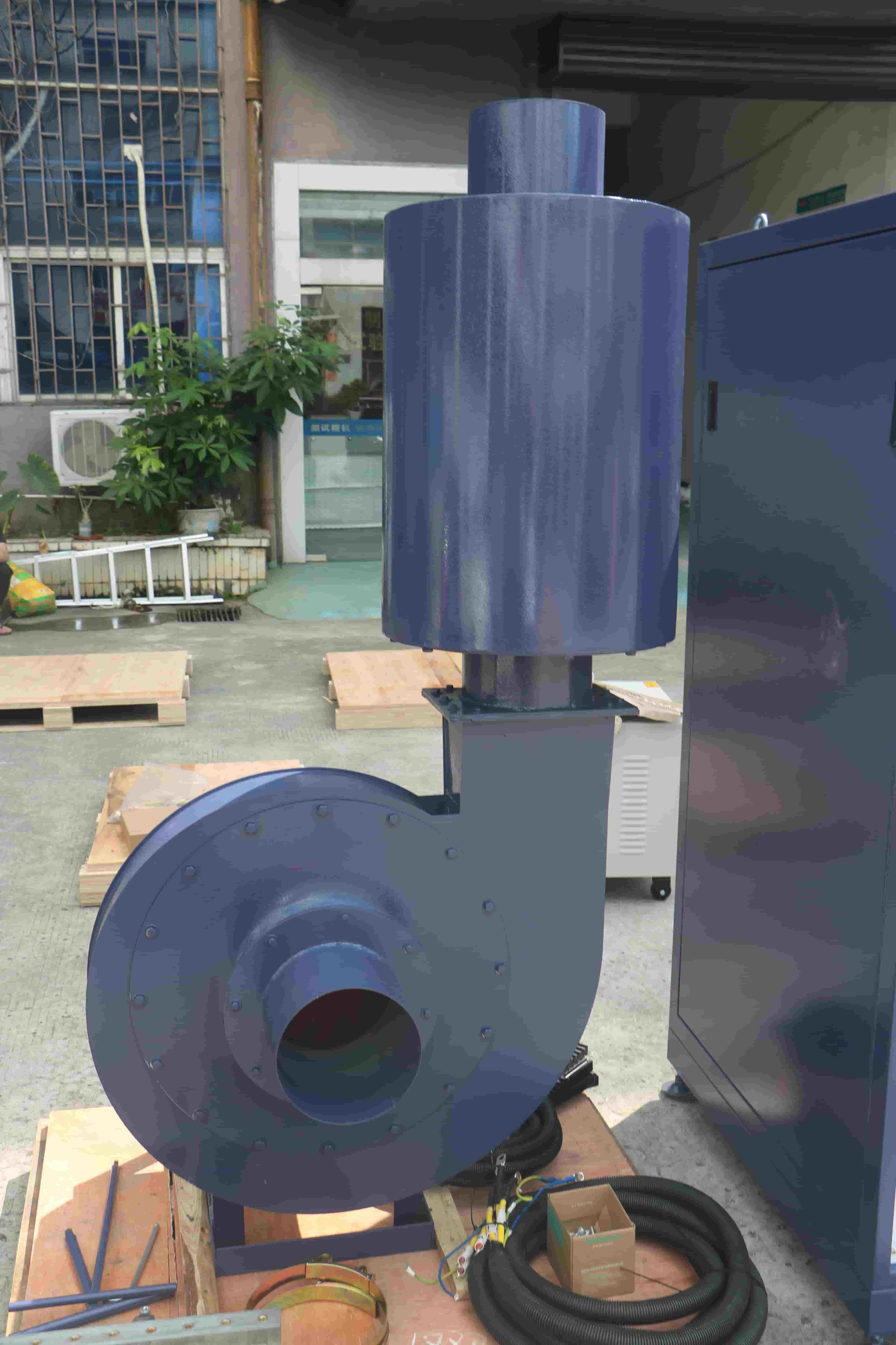 Vibration shaker power amplifier
